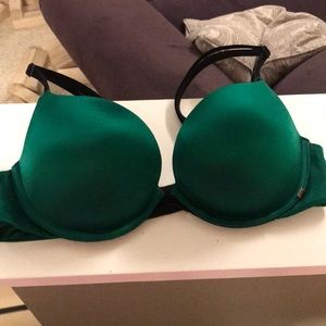 VICTORIAS SECRET  push up bra
